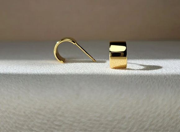 8mm 18k Livi Open Huggie Earrings