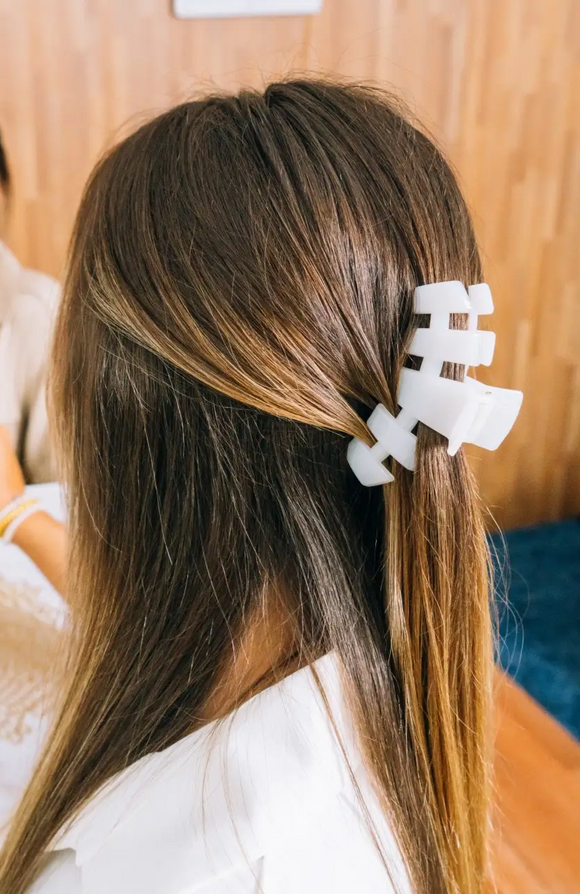 Medium Classic Hair Clip Coconut White